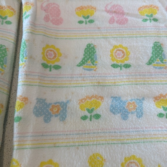Set of two vintage Riegel duck baby flannel receiving blankets - Picture 4 of 7